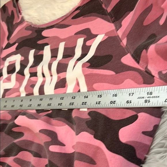 PINK Victoria's Secret Pink Camo Top - Picture 4 of 5